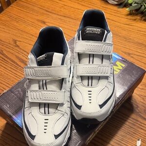 Skechers Men’s Sneakers Sz 10